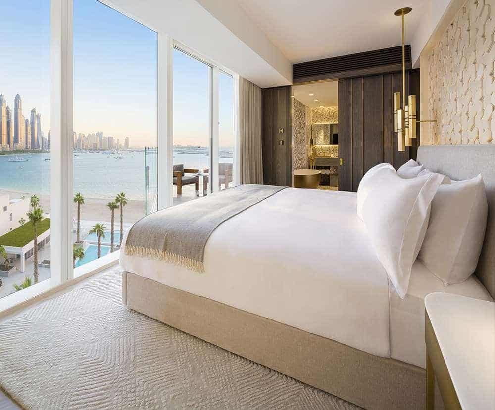 How much does it cost to rent a simple room in Dubai?