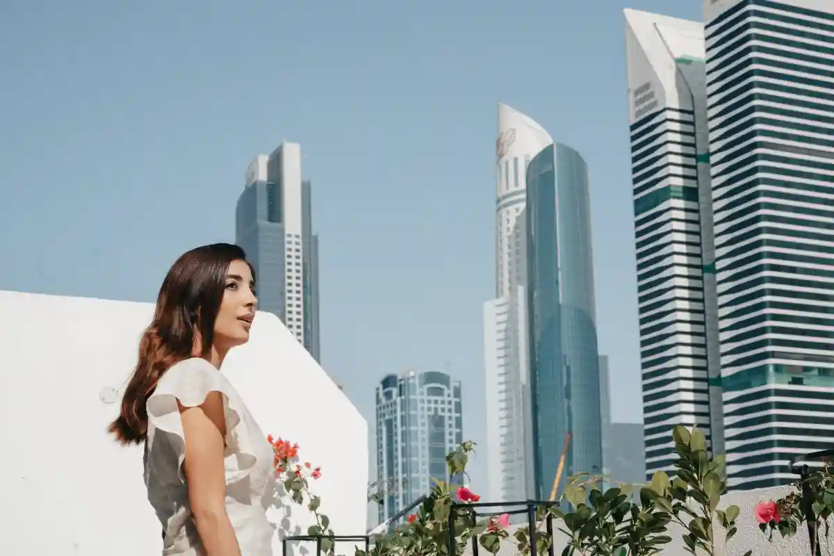 Can unmarried couples get a room in Dubai?