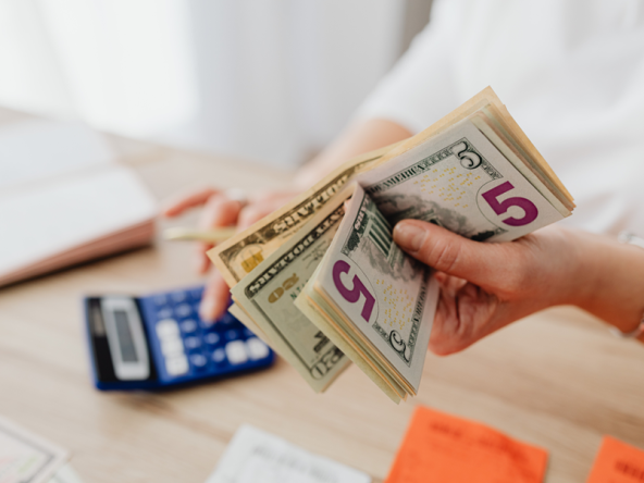 Evaluating the Viability of an 8,000 AED Monthly Salary in Dubai