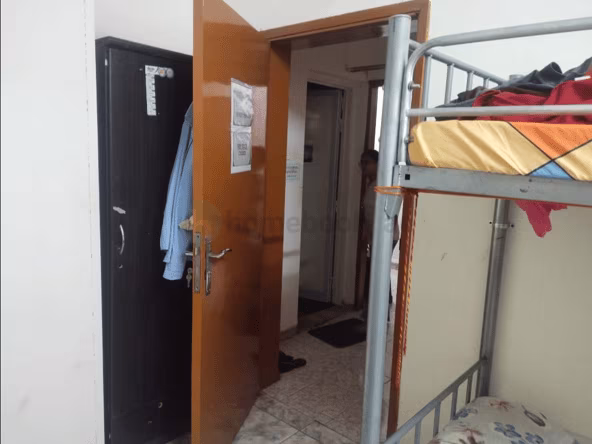 Bed Space for Rent in Al Jafiliya Dubai