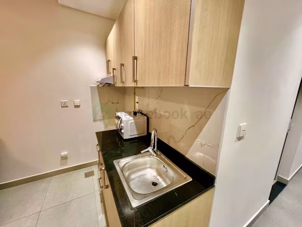 Studio Apartment for Rent in Al Karama