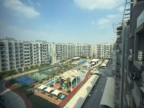 ‌Bedroom Apartment for Rent in International City Dubai