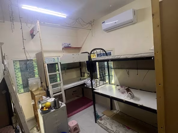 Room for Rent in Al satwa