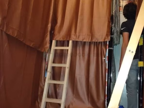 Bed Space for Rent in Al Satwa Dubai