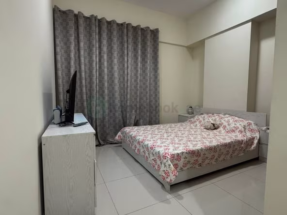 Room for Rent in Al satwa