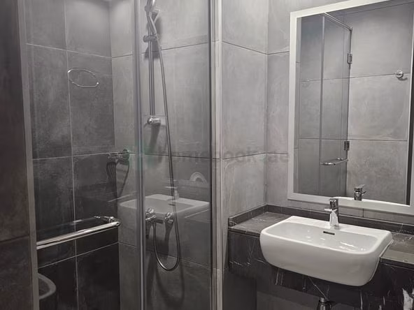 Room for Rent in Al satwa