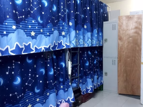 Bed Space for Rent in Al Jafiliya Dubai