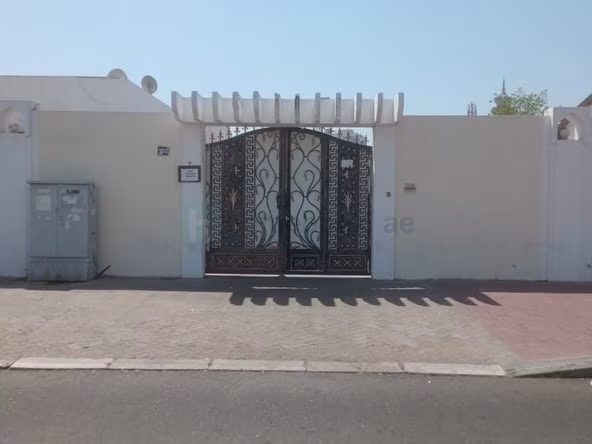 Bed Space for Rent in Al Jafiliya Dubai