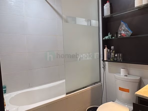 Room for Rent in Al satwa