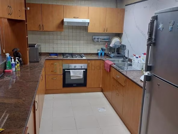 Bed Space & Partition in Dubai Marina