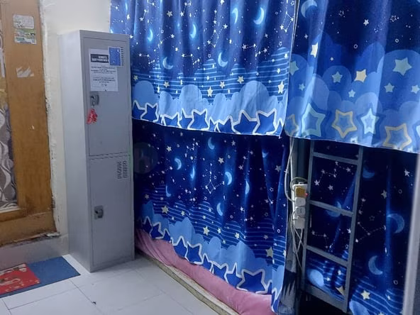 Bed Space & Partition in Al Jafiliya