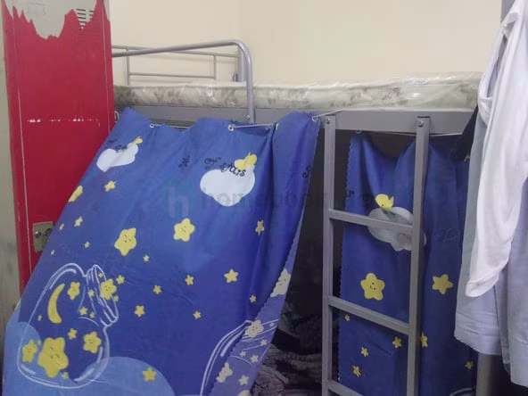 Bed Space & Partition in Al Karama