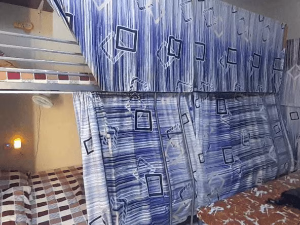 Bed Space & Partition in Al Jafiliya