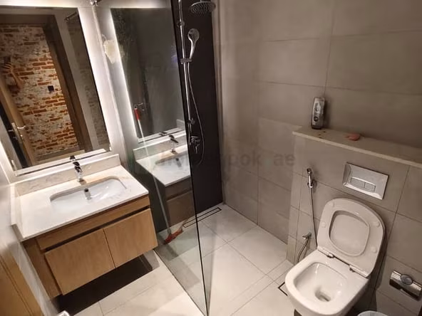 Bed Space & Partition in Downtown Dubai