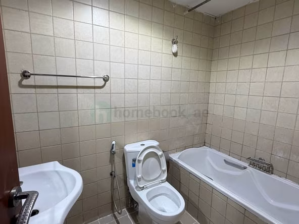 Bed Space & Partition in Dubai Marina