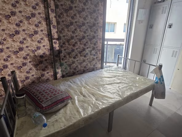 Bed Space & Partition in Al Qusais