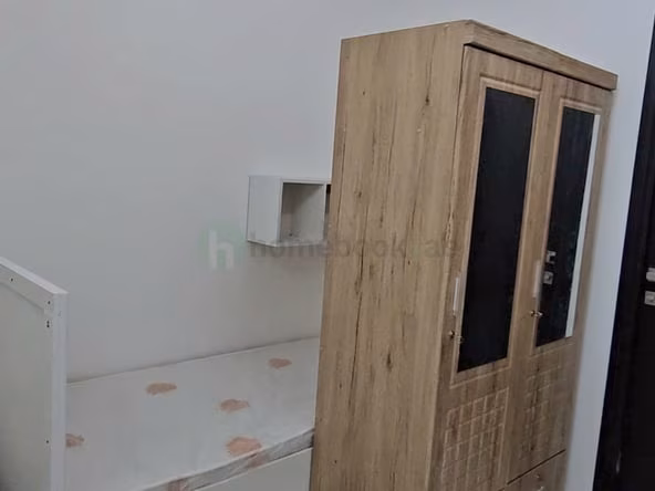 Bed Space & Partition in Al Satwa