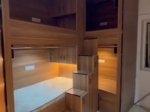 Bed Space & Partition in Al Karama