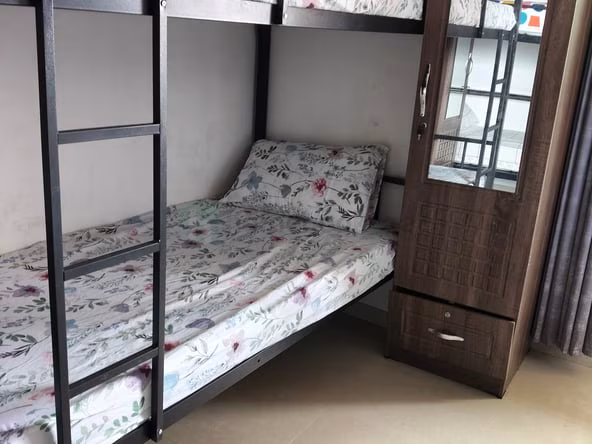 Bed Space & Partition in Dubai Marina