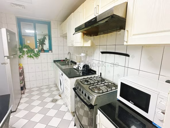 Bed Space & Partition in Sheikh Zayed Road
