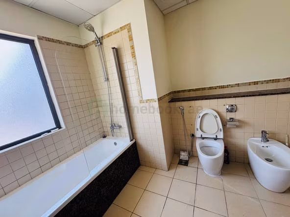 Bed Space & Partition in Dubai Marina