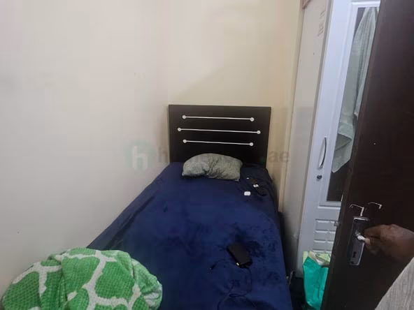 Bed Space & Partition in Al Hamriya