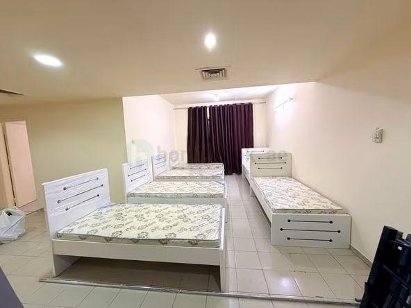 Bed Space & Partition in Al Raffa