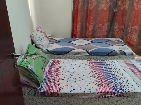 Bed Space & Partition in Al Hamriya