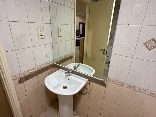 Bed Space & Partition in Al Raffa