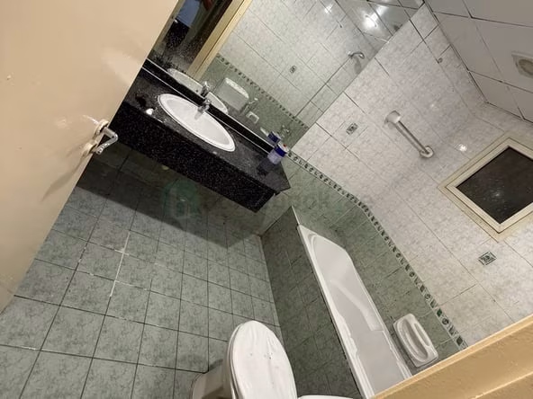 Bed Space & Partition in Al Raffa