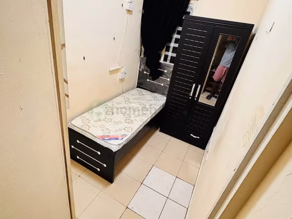 Bed Space & Partition in Al Nahda