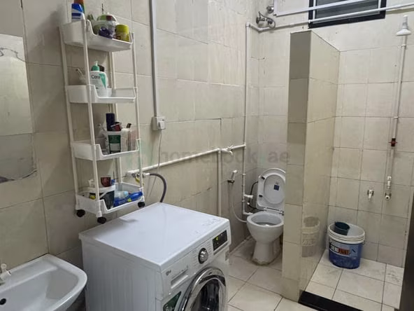 Bed Space & Partition in Al Jafiliya