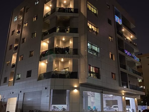 Bed Space & Partition in Al Raffa