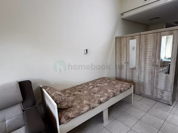 Bed Space & Partition in Discovery Gardens