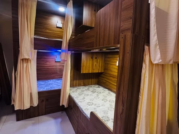 Bed Space & Partition for Female in Dubai