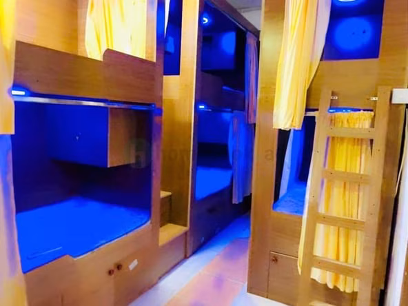 Bed Space & Partition for Female in Dubai