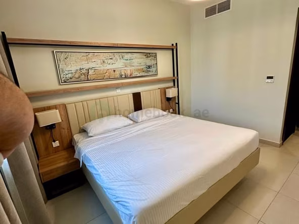 Room for Rent in Al satwa