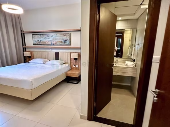 Room for Rent in Al satwa