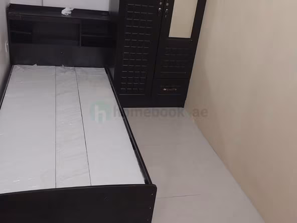 Bed Space & Partition in Al Raffa