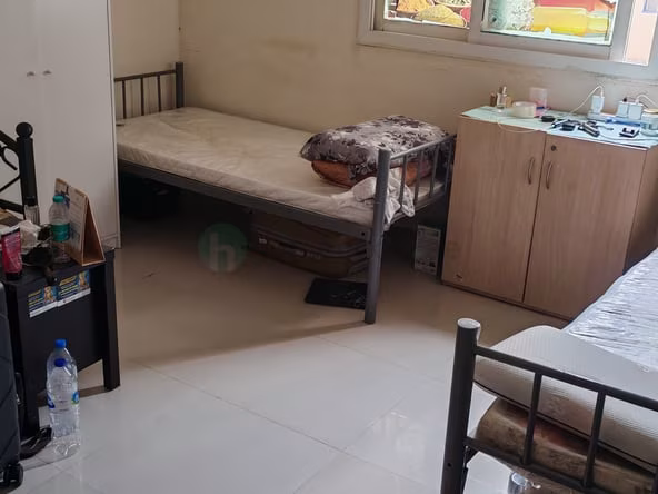 Bed Space & Partition in Muhaisnah