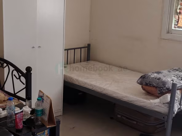Bed Space & Partition in Muhaisnah