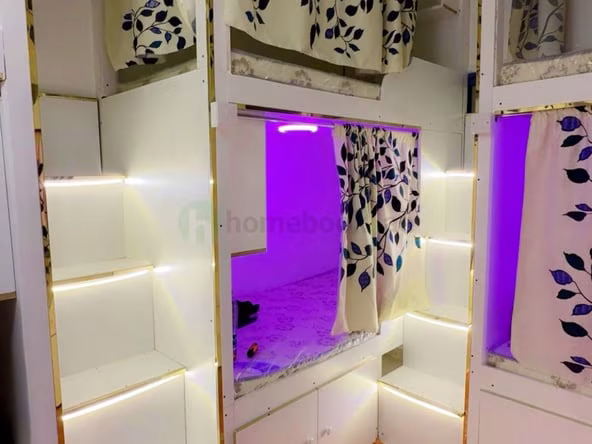 Bed Space & Partition in Hor Al Anz