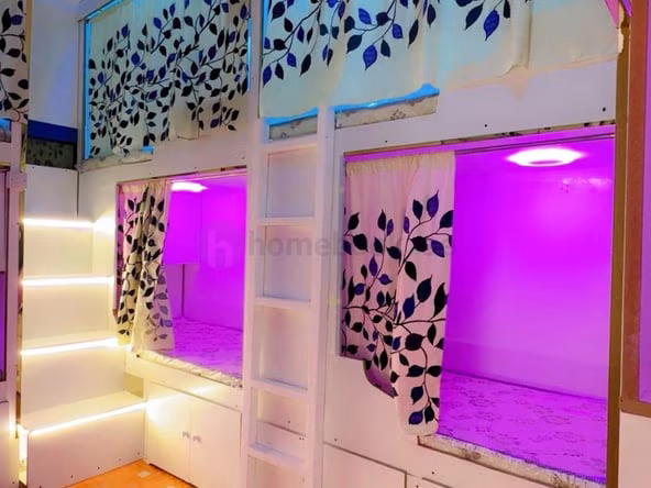 Bed Space & Partition in Hor Al Anz