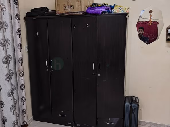Bed Space & Partition in Naif