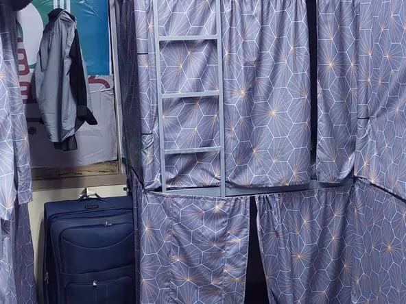 Bed Space & Partition in Hor Al Anz