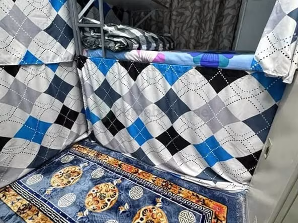 Bed Space & Partition in Hor Al Anz