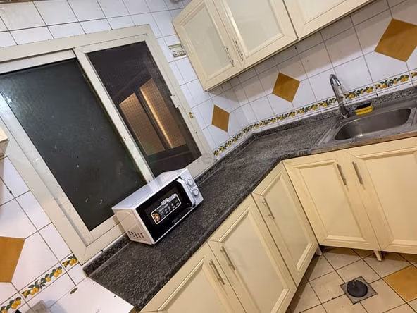 Bed Space & Partition in Al Raffa