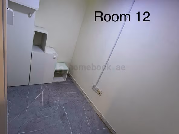Bed Space & Partition in Al Muraqqabat