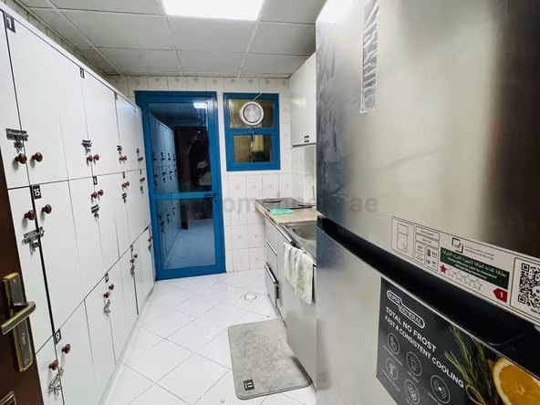 Bed Space & Partition in Al Muraqqabat
