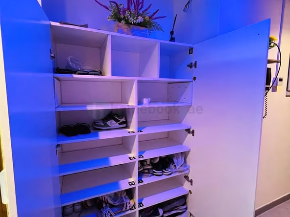 Bed Space & Partition in Al Muraqqabat